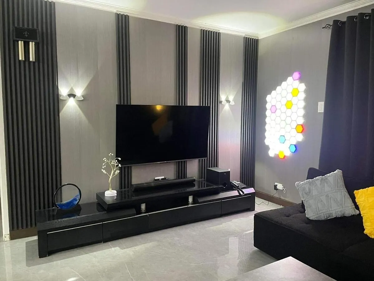 Mango Oasis 2 - Cozy flat house with billiard Villa Olongapo