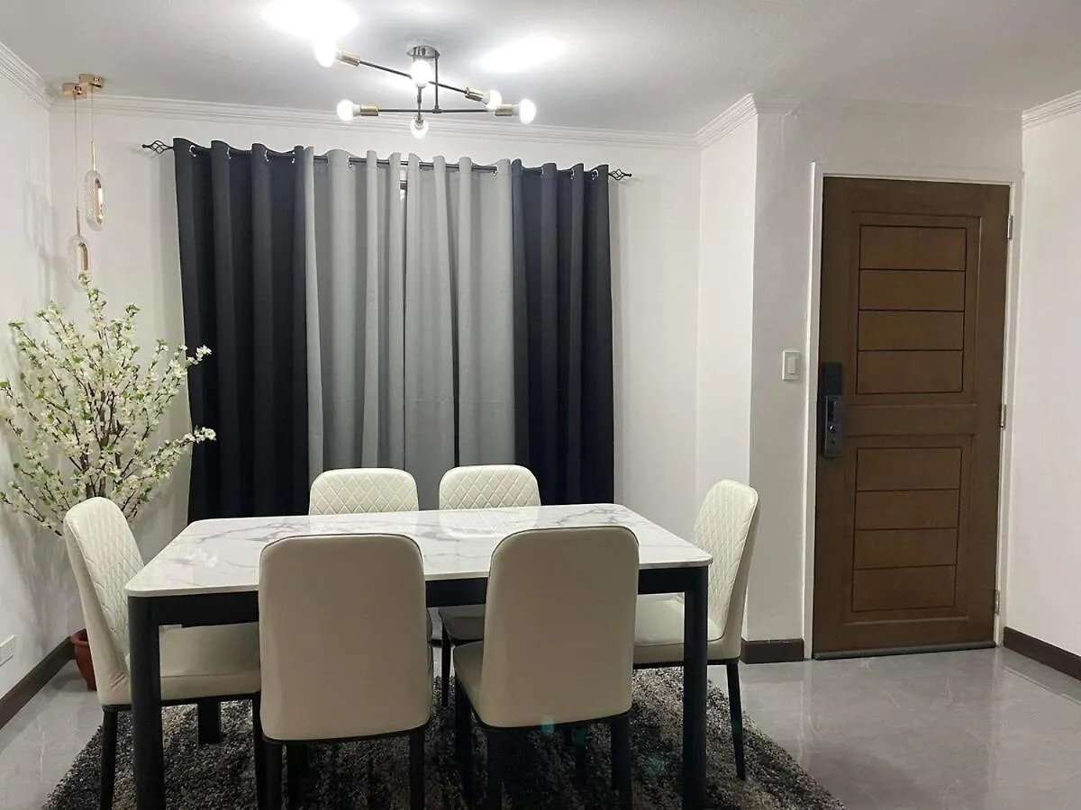 Mango Oasis 2 - Cozy flat house with billiard Villa Olongapo Holiday home