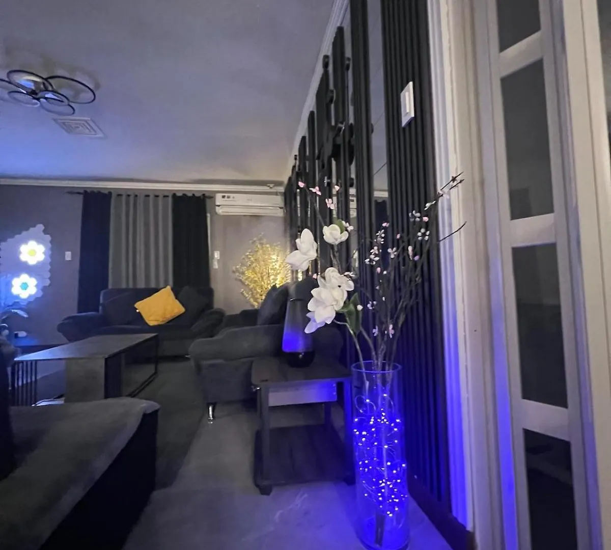 Mango Oasis 2 - Cozy flat house with billiard Villa Olongapo Philippines