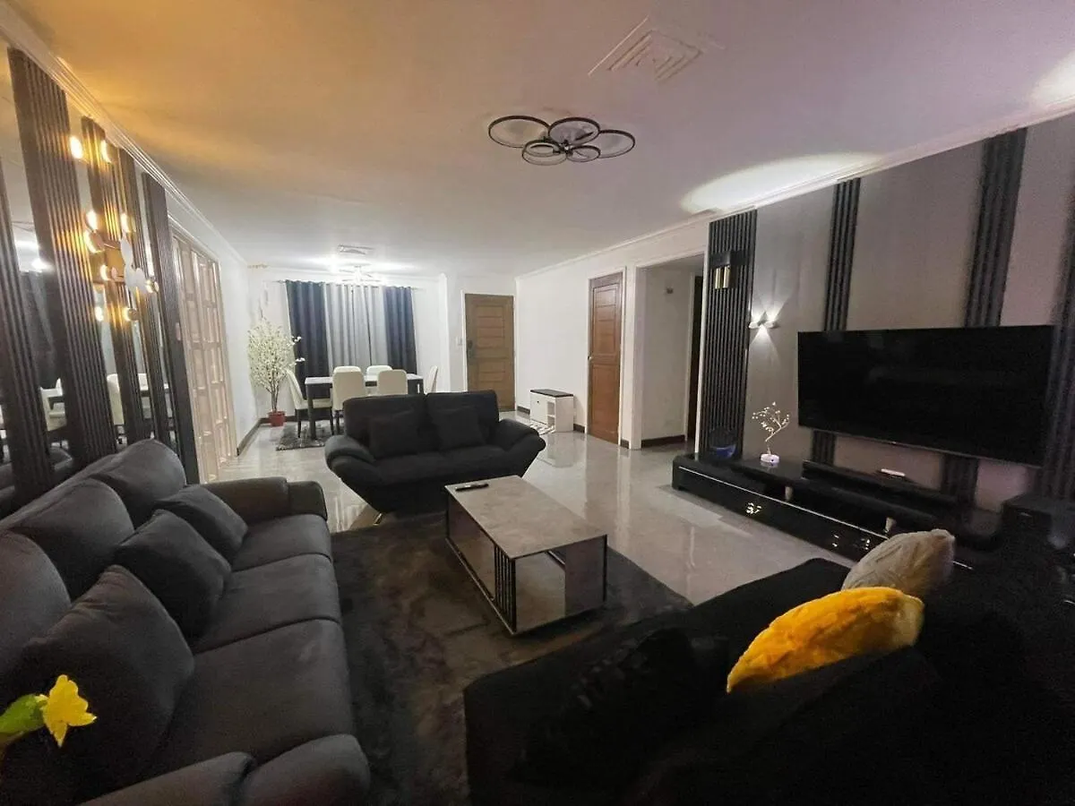 Holiday home Mango Oasis 2 - Cozy flat house with billiard Villa Olongapo